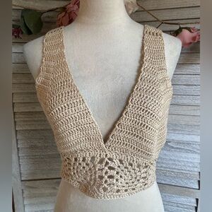 BOHO Style Crochet Knit Cropped Halter Top Beige Women’s SZ LG (halter top only)